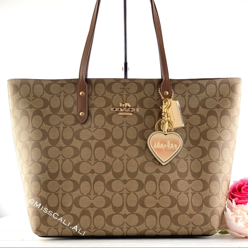 NWT COACH X JENNIFER LOPEZ Signature Canvas Town Tote Bag & Heart Keychain Set